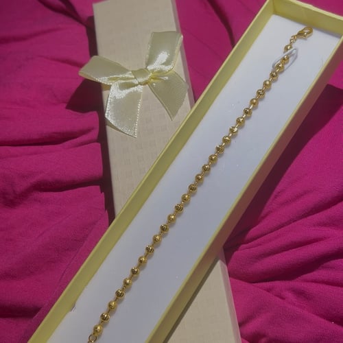 Gold chain bracelet